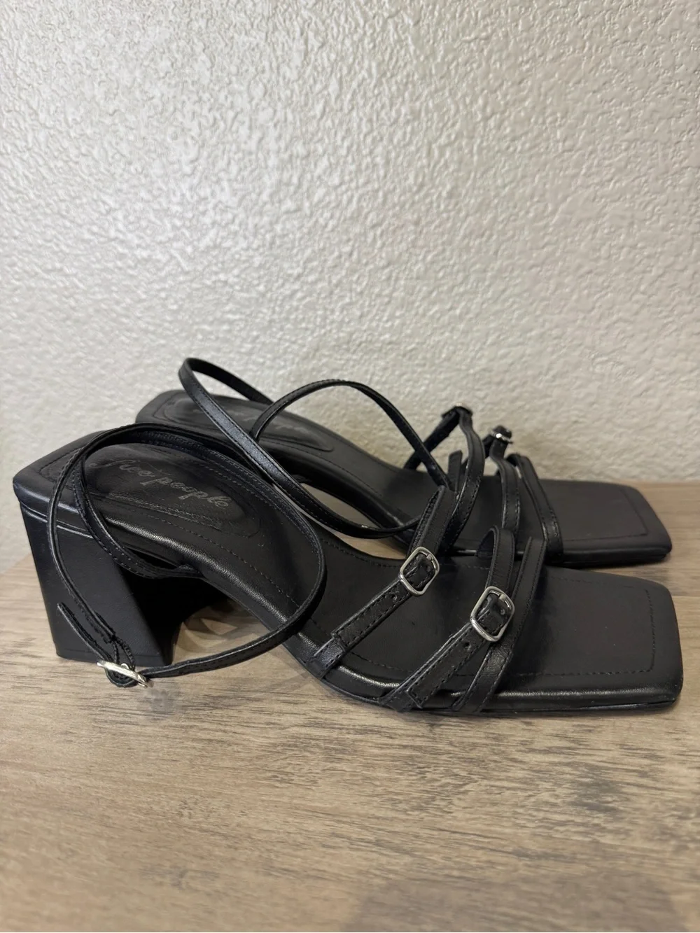 Free People Niki Strappy Block Heel Sandals Black Leather Buckle Size 40